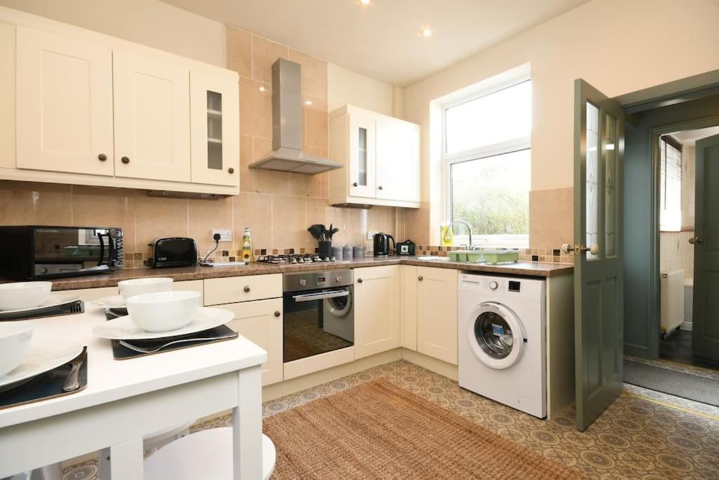 Cottage Style 3 Bedroom House - Close To City Centre & The Peaks Chesterfield Esterno foto