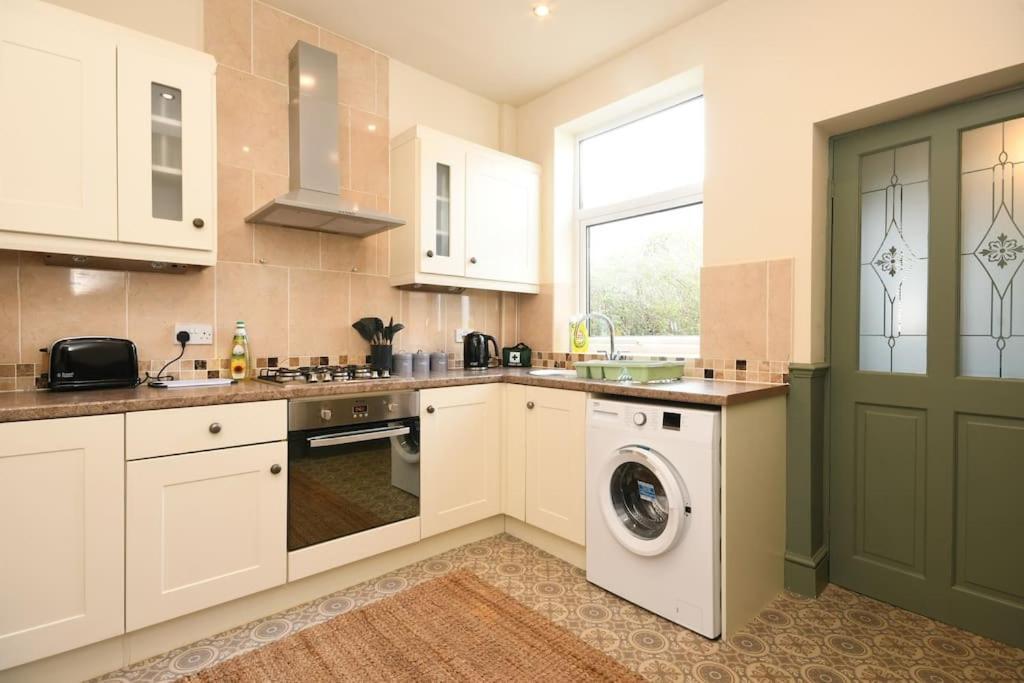 Cottage Style 3 Bedroom House - Close To City Centre & The Peaks Chesterfield Esterno foto