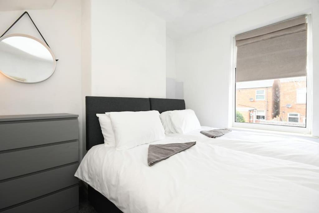 Cottage Style 3 Bedroom House - Close To City Centre & The Peaks Chesterfield Esterno foto