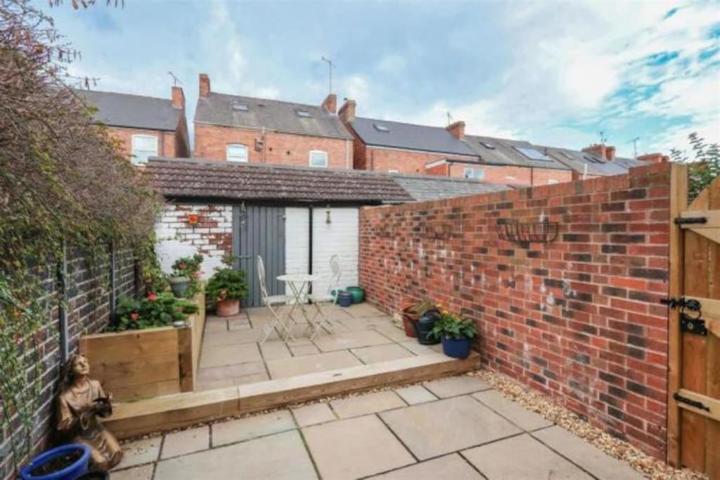 Cottage Style 3 Bedroom House - Close To City Centre & The Peaks Chesterfield Esterno foto
